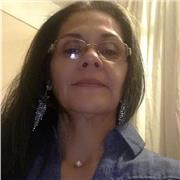 Profesora de física, química y matemáticas, ingeniero con más de 30 años de experiencia en la docencia